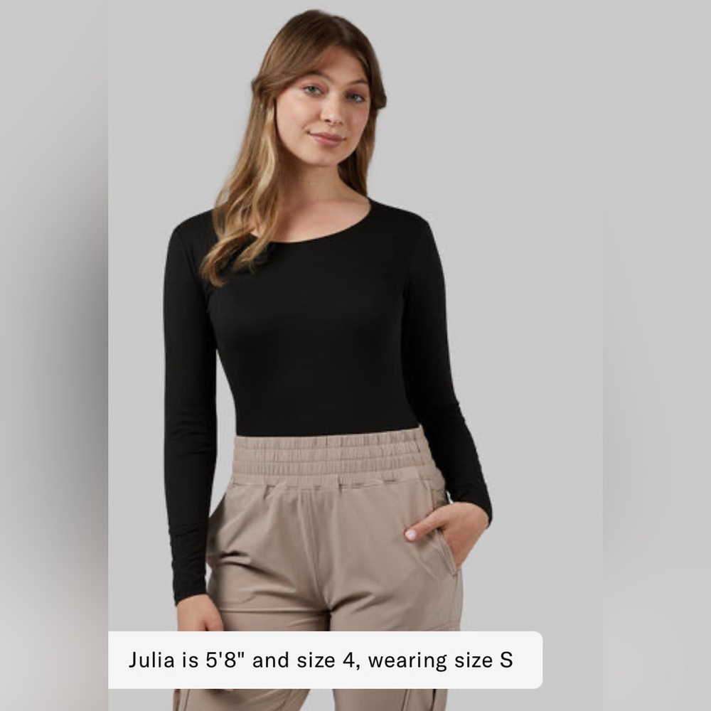 🆕 32 Degrees Women's Lightweight Base layer Scoop-Neck Long-Sleeve Top